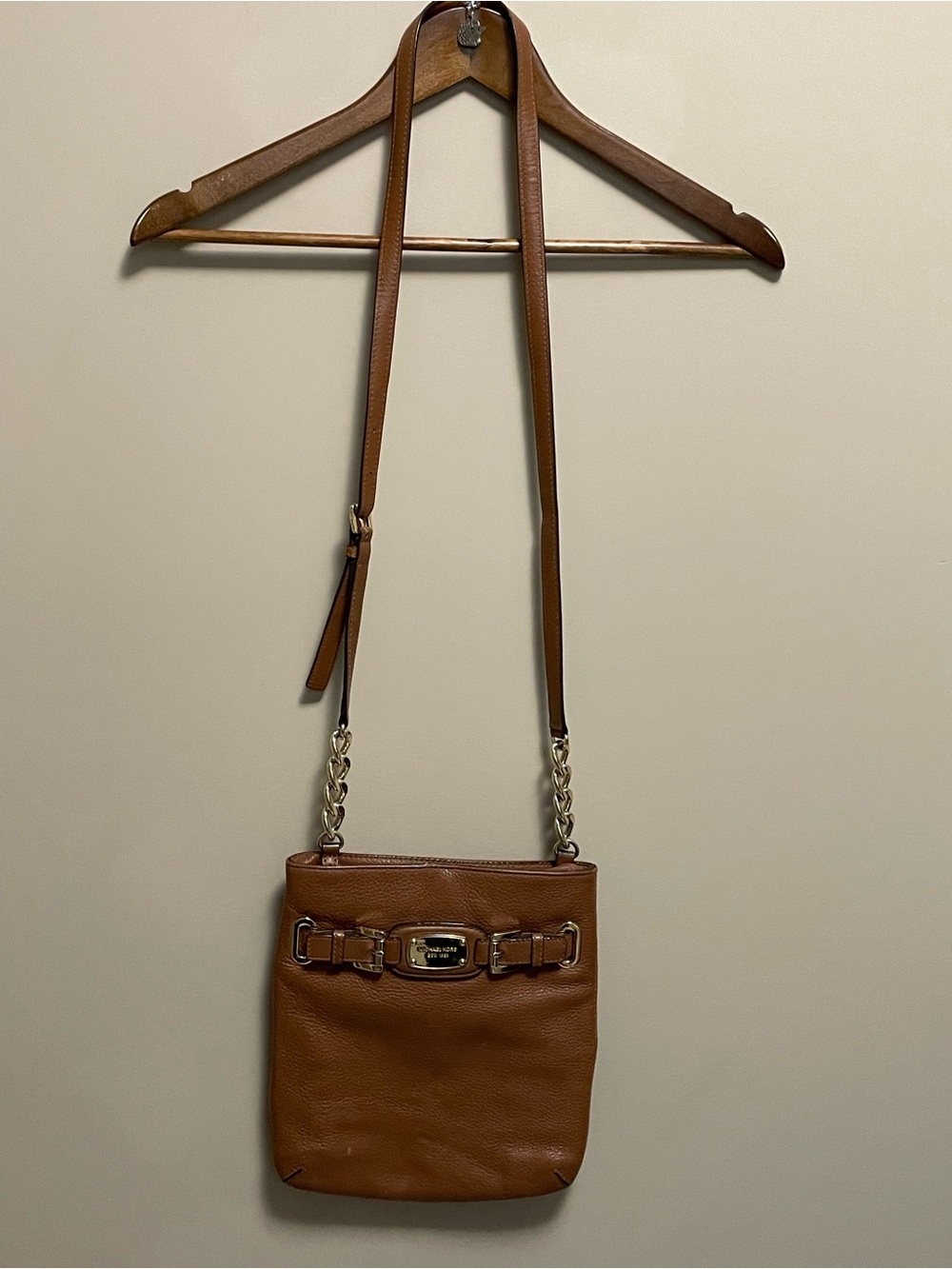 MICHAEL Michael Kors Hamilton Brown Leather Crossbody Purse